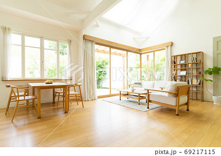リビング 家 住居 インテリア 69217115