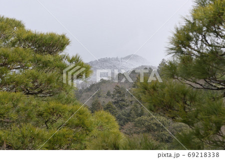 比叡山の雪景 69218338