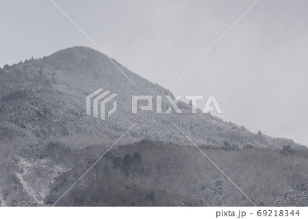 比叡山の雪景 69218344