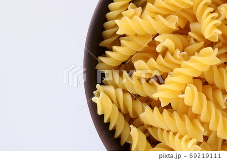 ショートパスタのフジッリ 69219111