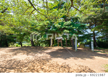 春日山城跡の風景:本丸 春日山城跡の風景:本丸 69221987