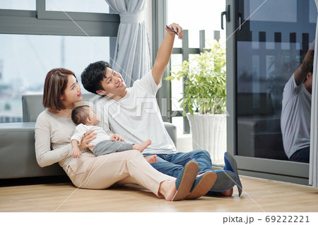 Taking family selfie 69222221