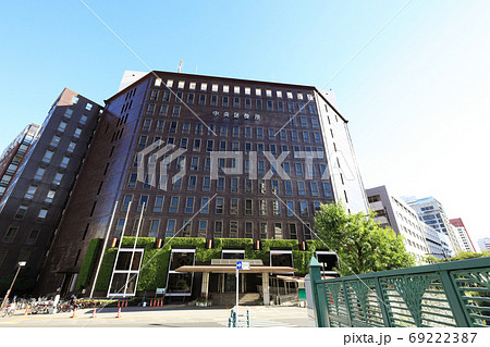 中央区役所(東京都中央区築地にある中央区役所本庁舎) 中央区役所(東京都中央区築地にある中央区役所本庁舎) 69222387