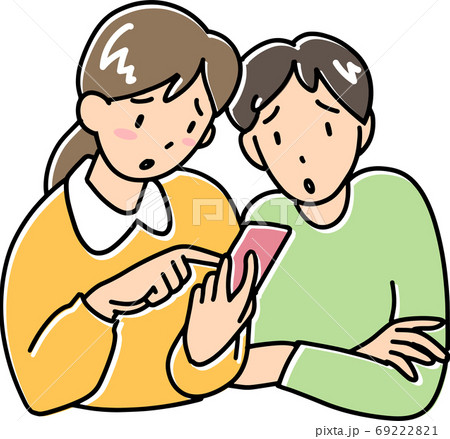 困りがおでスマホを見る男女 69222821