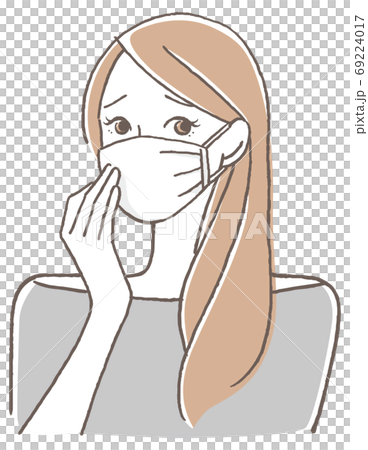 マスク着用で困っている女性 69224017