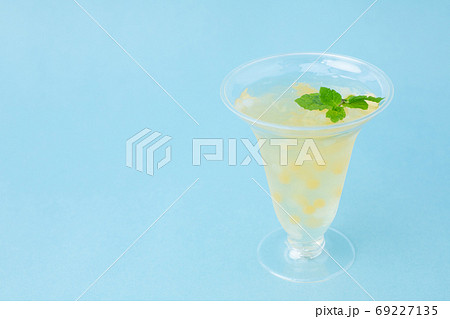 マスカットゼリーとスペアミント マスカットゼリーとスペアミント 69227135