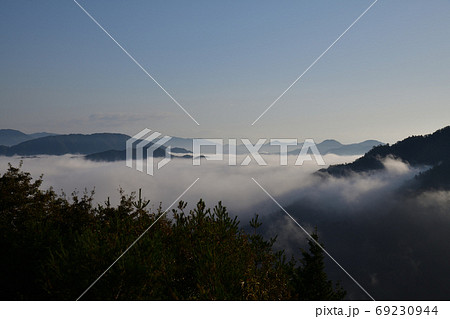 竹田城の雲海 竹田城の雲海 69230944