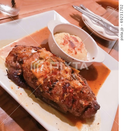 アメリカレストランのアメリカンステーキ 69231702