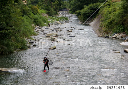 渓流釣り 渓流釣り 69231928