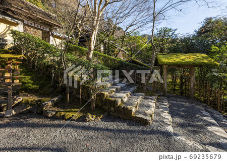 冬の朝の京都大原、寂光院 冬の朝の京都大原、寂光院 69235679