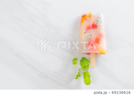 mix fruits ice cream mix fruits ice cream 69236616