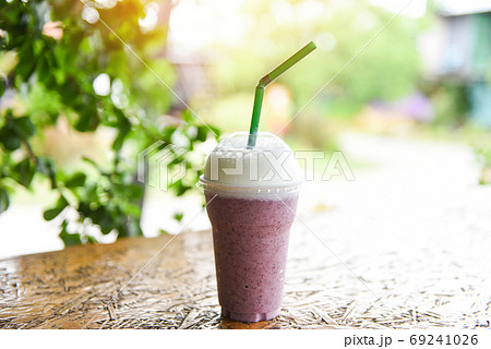 1,328 Blueberry Smoothie Plastic Royalty-Free Images, Stock Photos