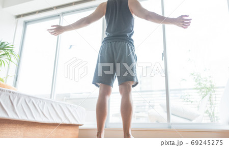男性のポートレイト 男性のポートレイト 69245275