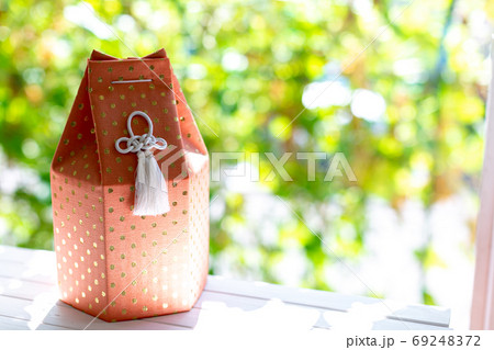 愛犬の遺骨　葬儀　骨壺　お骨 69248372