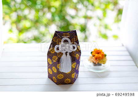 愛犬の遺骨　葬儀　骨壺 69249598