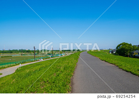 羽倉橋付近の土手より下流東京方面 荒川河川敷 羽倉橋付近の土手より下流東京方面 荒川河川敷 69254254