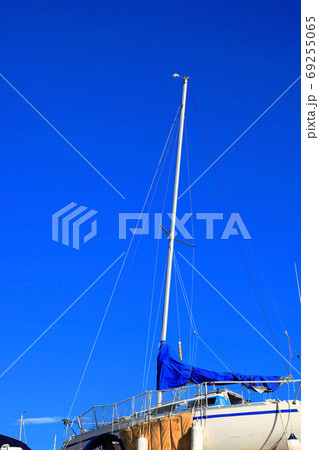 鼠ヶ関マリーナ 夏空とヨット 鼠ヶ関マリーナ 夏空とヨット 69255065