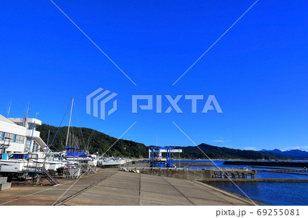 鼠ヶ関マリーナ 夏空とヨット 鼠ヶ関マリーナ 夏空とヨット 69255081