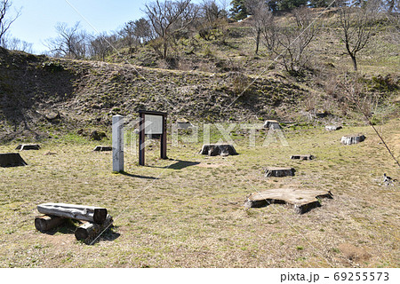 春日山城　三ノ丸跡 69255573