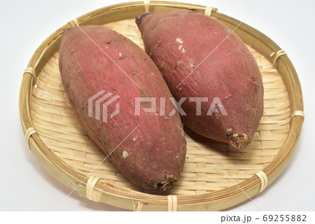 貯蔵することで絹のような滑らかな舌触りになる焼いもにぴったりのシルクスイート 69255882