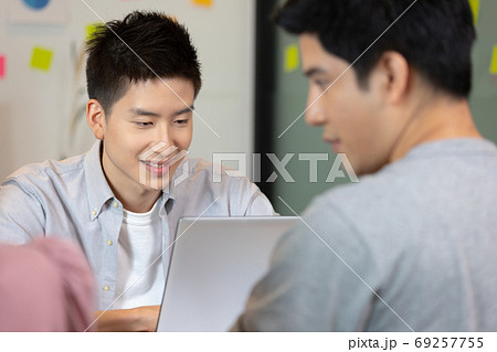 Business man and woman meetting talk about job for branding in o 69257755