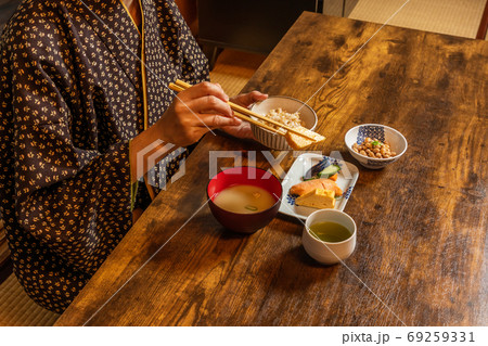 ご飯と納豆　 Japanese rice and and Natto 69259331