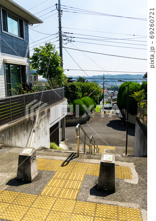 聖蹟桜ヶ丘　いろは坂通り見た階段と路地 69260721