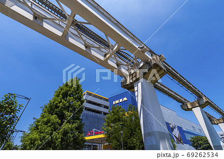 多摩モノレールの高架とイケア立川のビルディング 69262534