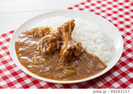 ホロっと柔らかい鶏手羽元カレー 69263157