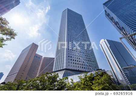 西新宿の高層ビル街の風景 西新宿の高層ビル街の風景 69265916
