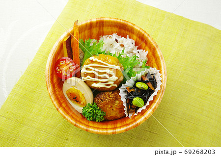 かわいい鶏つくね丼 69268203