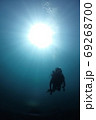 深海のダイバー 69268700