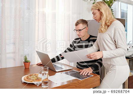 Talking mobile app developers 69268704
