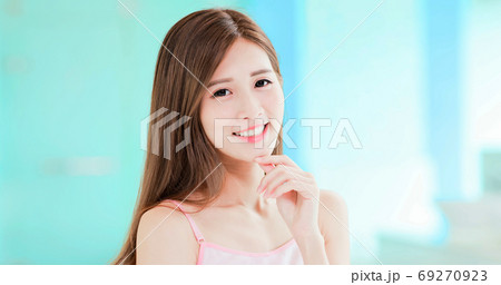 Beauty skin care woman Beauty skin care woman 69270923