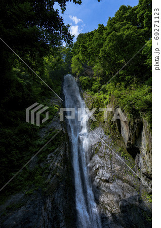 山梨県南巨摩郡早川町にある見神の滝 山梨県南巨摩郡早川町にある見神の滝 69271123