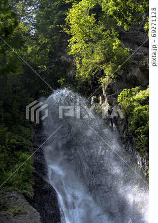 山梨県南巨摩郡早川町にある見神の滝 山梨県南巨摩郡早川町にある見神の滝 69271128