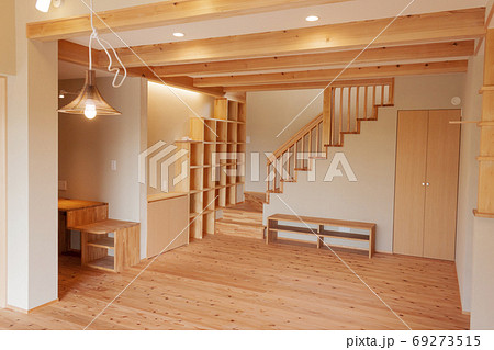 新築の家のリビング 階段の写真素材