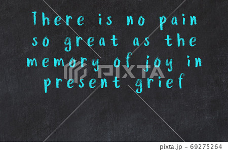 Black chalkboard with wise inscription on it 69275264