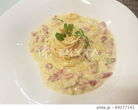 パスタ スパゲッティ 料理 69277141