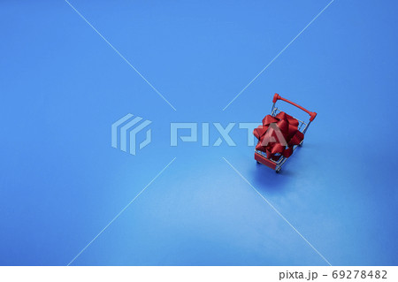 Black Friday enjoy Shopping cart on bule Black Friday enjoy Shopping cart on bule 69278482