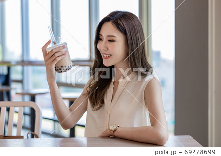 asian woman drink bubble tea asian woman drink bubble tea 69278699