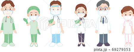 一列に並んでマスクをしている医療従事者 69279353