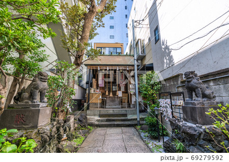 日本の東京都市景観 日本橋七福神の末廣神社(毘沙門天)などを望む=中央区日本橋人形町 日本の東京都市景観 日本橋七福神の末廣神社(毘沙門天)などを望む=中央区日本橋人形町 69279592
