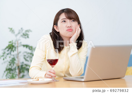 オンライン飲み会で彼と喧嘩 69279832