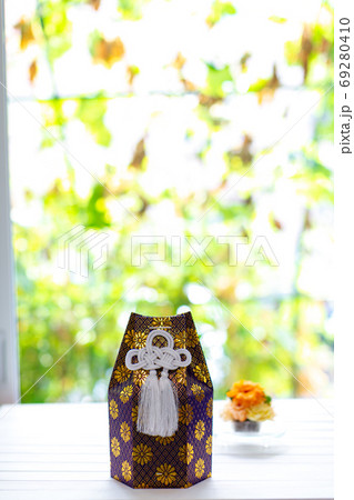 愛犬の遺骨　葬儀　骨壺　お骨 69280410