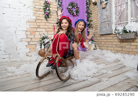 Are you ready. Child enjoy the holiday.  69285290