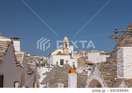 イタリア　アルベロベッロのトゥルッリ 69289684