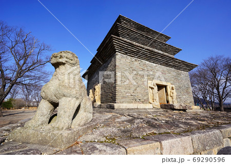 仏塔 古い 芬皇寺 69290596