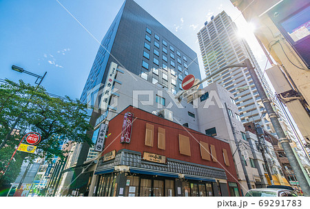 日本の東京都市景観　水天宮前周辺などを望む(右は今半） 69291783