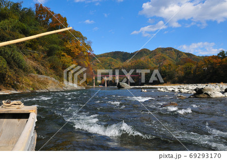 紅葉の長瀞ライン下り 荒川橋梁 紅葉の長瀞ライン下り 荒川橋梁 69293170